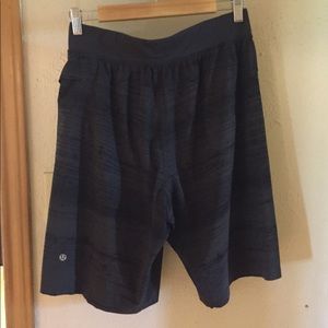 Men's LuLulemon athletic shorts size medium